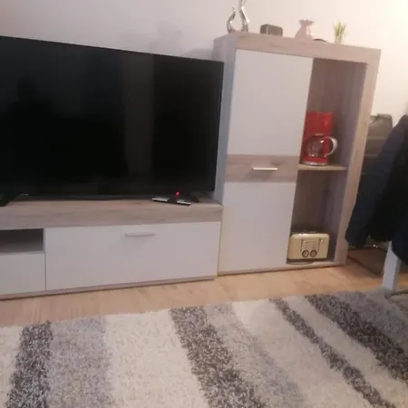 מלון Yanis Deluxe