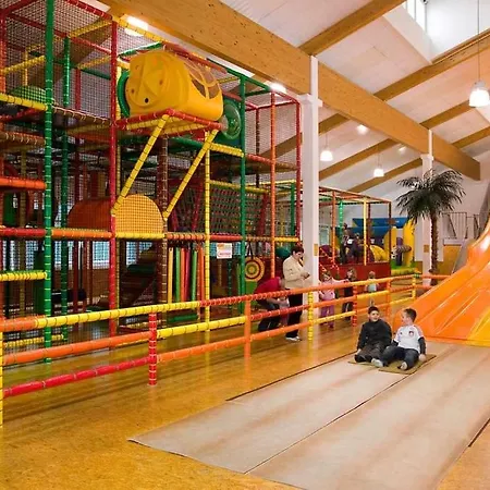 Yanis Deluxe סנקט אנגלמר