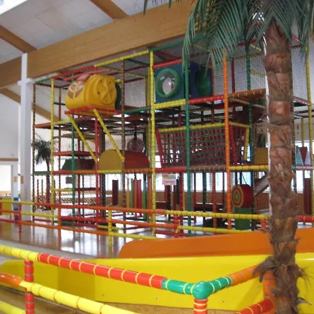 Yanis Deluxe סנקט אנגלמר