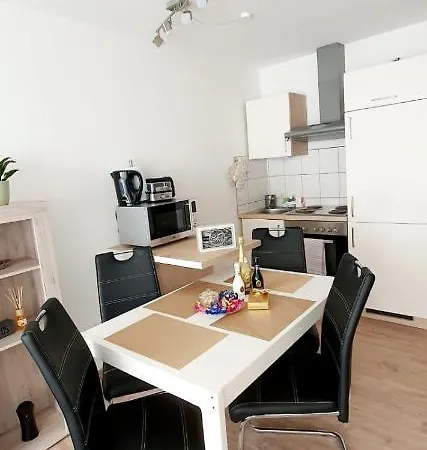 Yanis Deluxe Hotel *